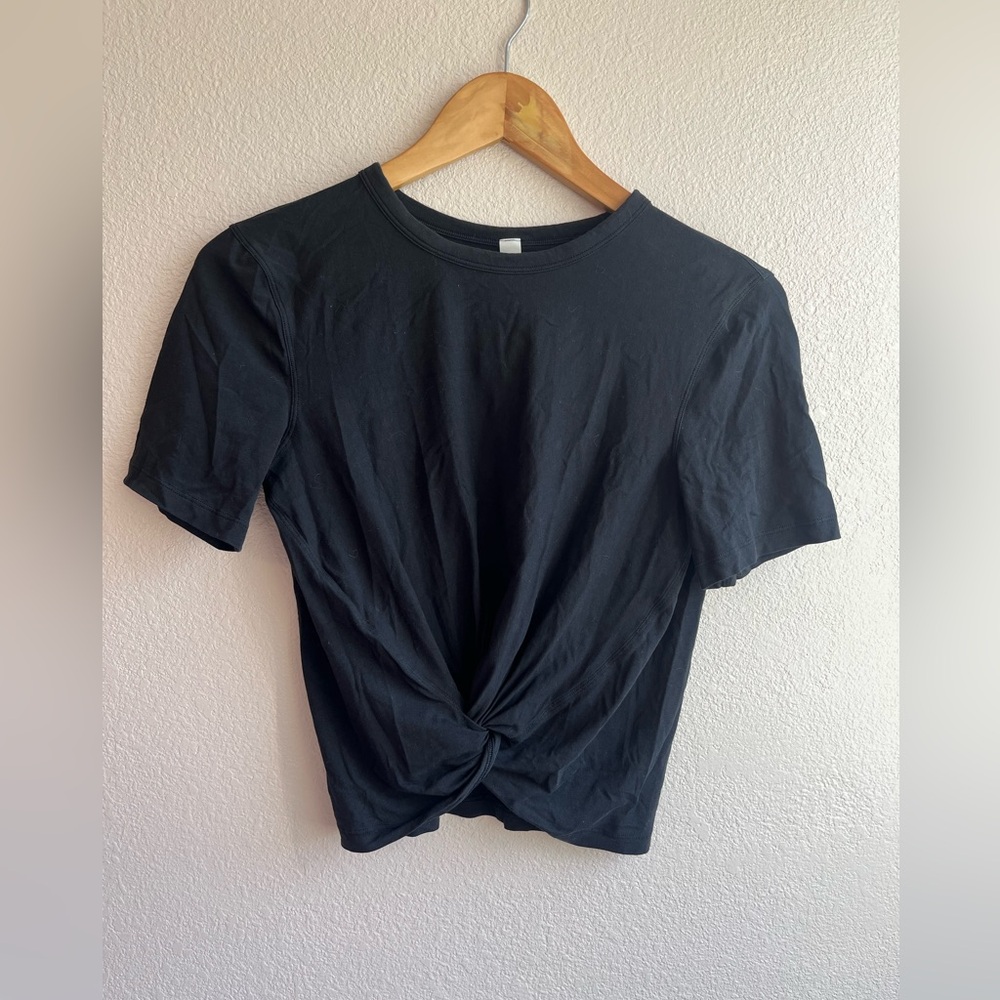 lululemon athletica Black Crescent Tee Short Sleeve Twist Front Activewear Sz 2 - Picture 3 of 6